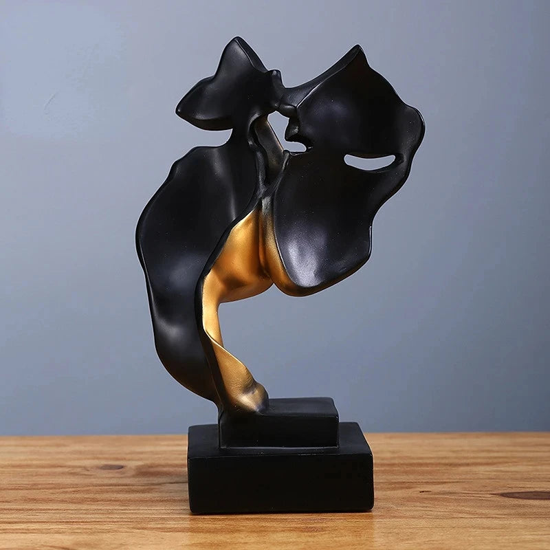 Escultura "O Beijo de Ouro"